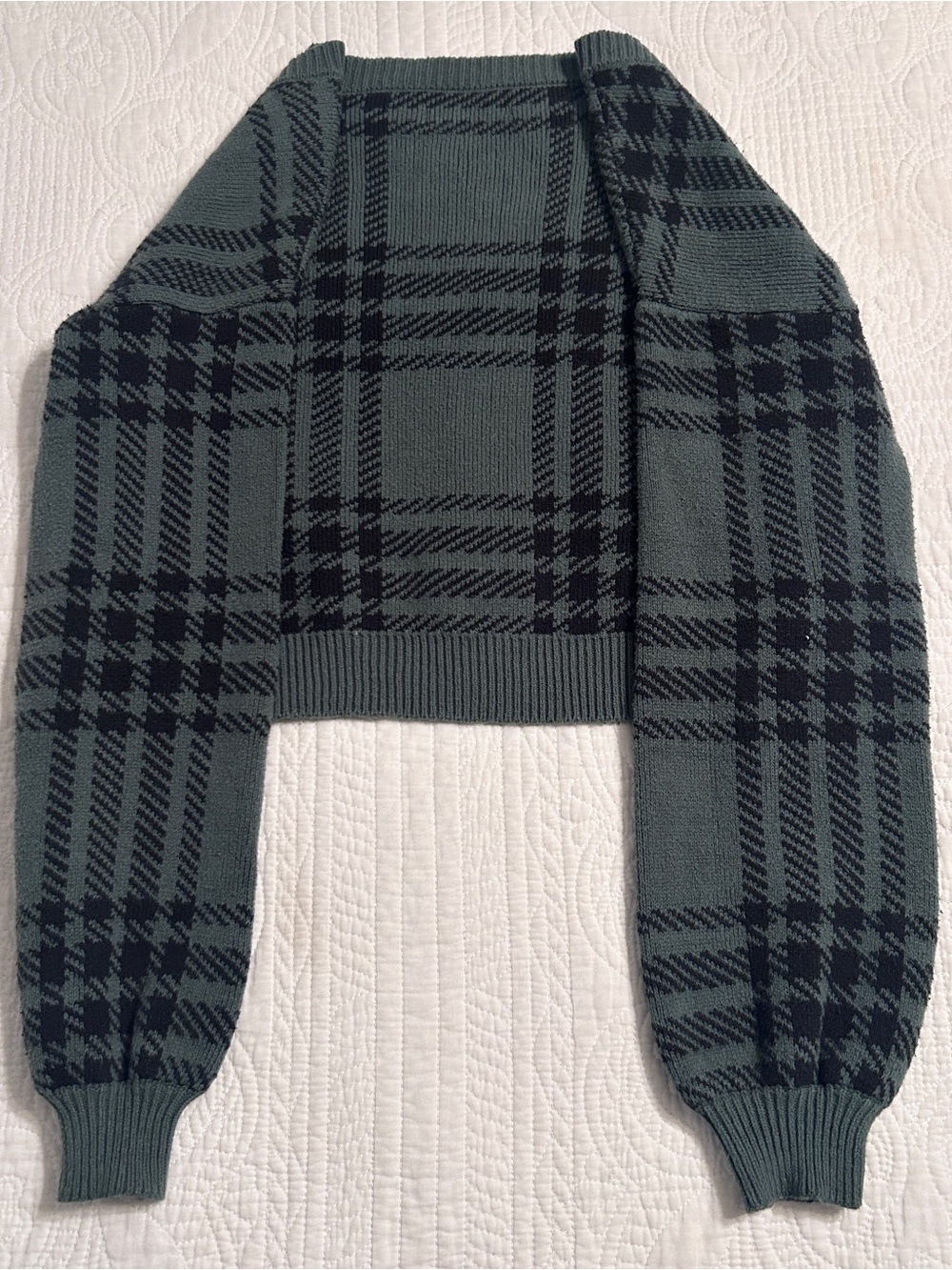 Hollister Forest Green & Black Plaid Cropped V-Neck Cardigan | Oversized Small - Picture 4 of 6